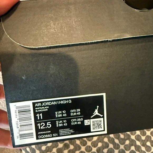 Nike Men's Golf Black and White High-Top Sneakers - Picture 5 of 5